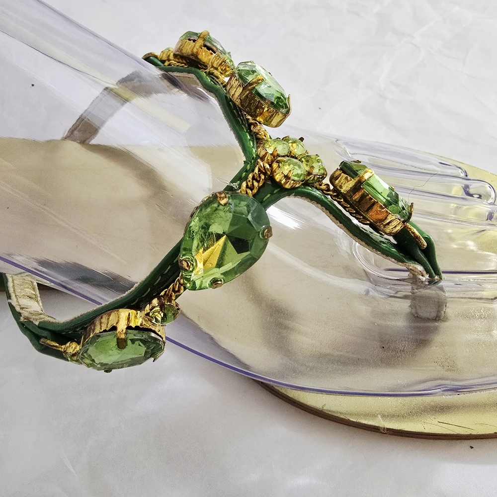 XOXO Women's Green Gem Golden Rosebud Sandals Sz 7 Fits 8 NWT - Picture 8 of 13